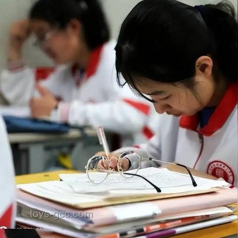 真爱韦神指南：如何不打扰韦东奕的生活